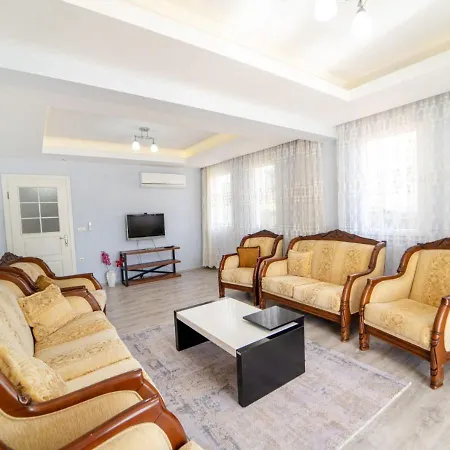 Fethiye'de Ferah Ve Konforlu Apartment